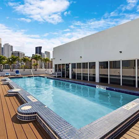 Roami At Sunny Isles Apartment ไมอามีบีช ภายนอก รูปภาพ
