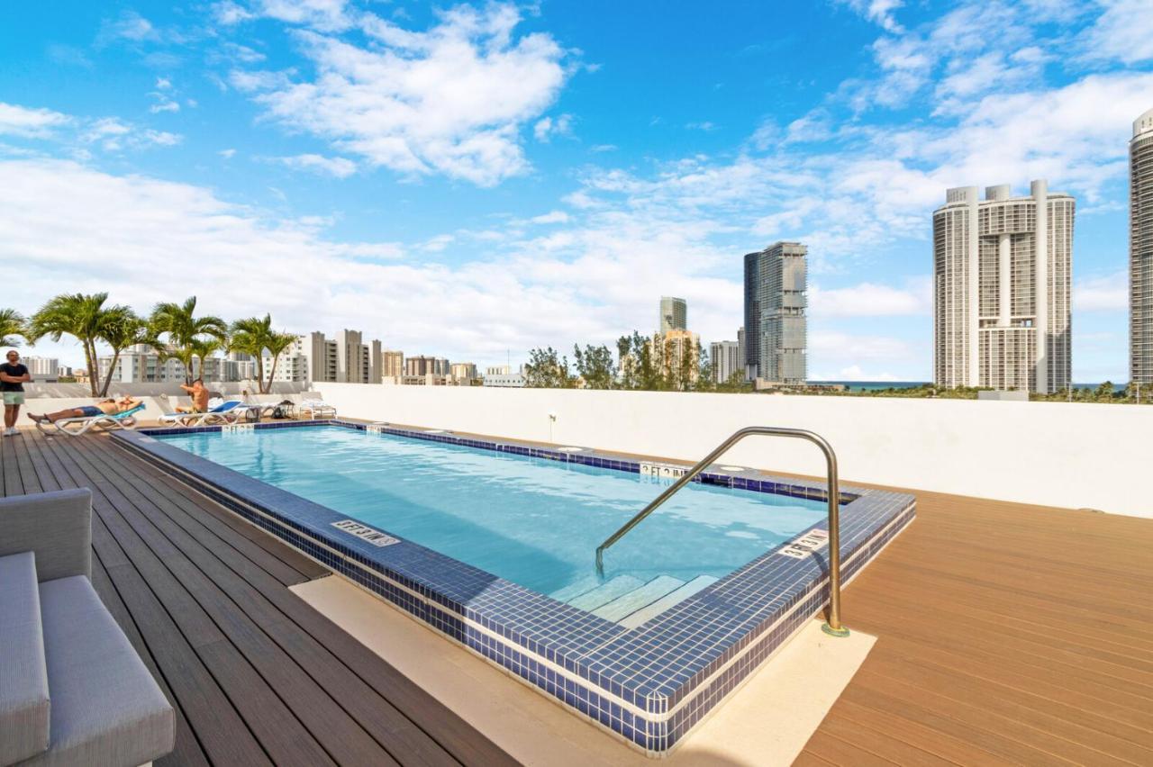 Roami At Sunny Isles Apartment ไมอามีบีช ภายนอก รูปภาพ